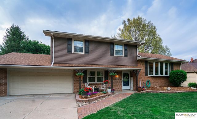 12310 Deer Hollow Drive, Omaha, NE 68154