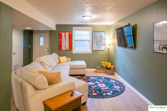 12310 Deer Hollow Drive, Omaha, NE 68154