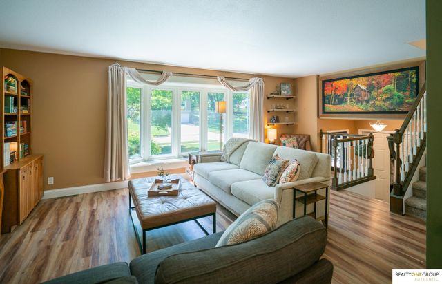 12310 Deer Hollow Drive, Omaha, NE 68154