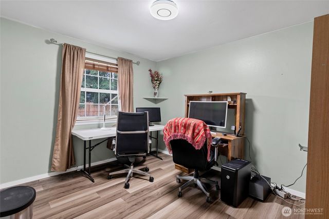 28461 26th Avenue S, Federal Way, WA 98003