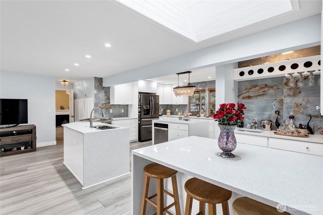 28461 26th Avenue S, Federal Way, WA 98003