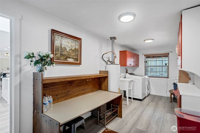 28461 26th Avenue S, Federal Way, WA 98003