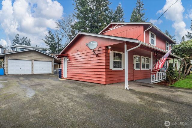 28461 26th Avenue S, Federal Way, WA 98003