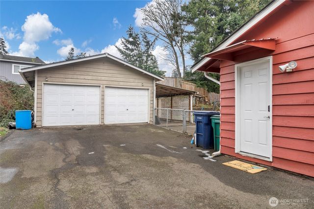 28461 26th Avenue S, Federal Way, WA 98003