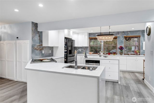 28461 26th Avenue S, Federal Way, WA 98003