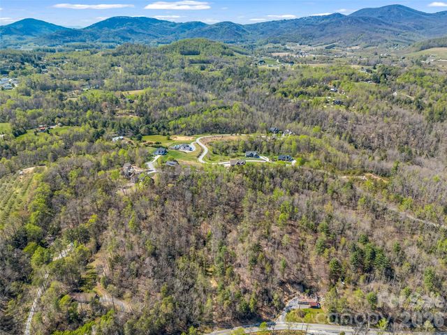 83 Sunny Morning Court, Hendersonville, NC 28792