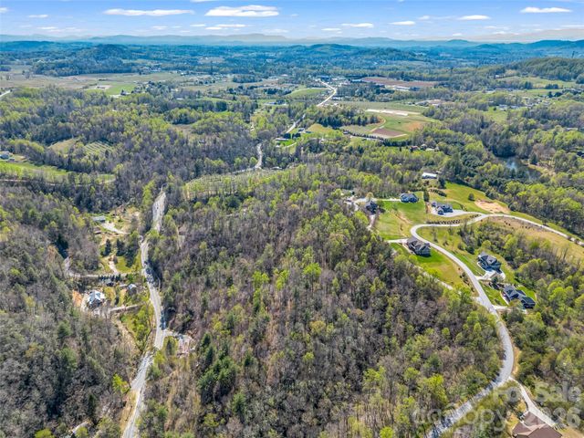 83 Sunny Morning Court, Hendersonville, NC 28792