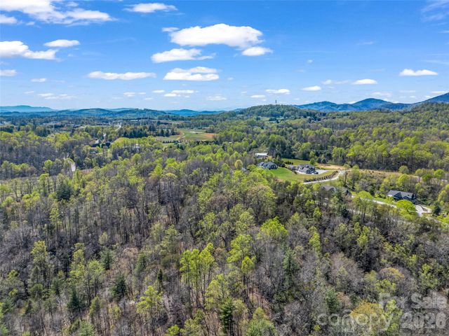 83 Sunny Morning Court, Hendersonville, NC 28792