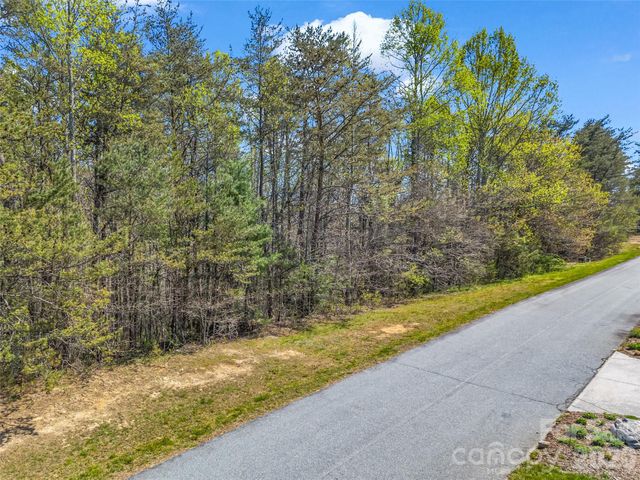 83 Sunny Morning Court, Hendersonville, NC 28792