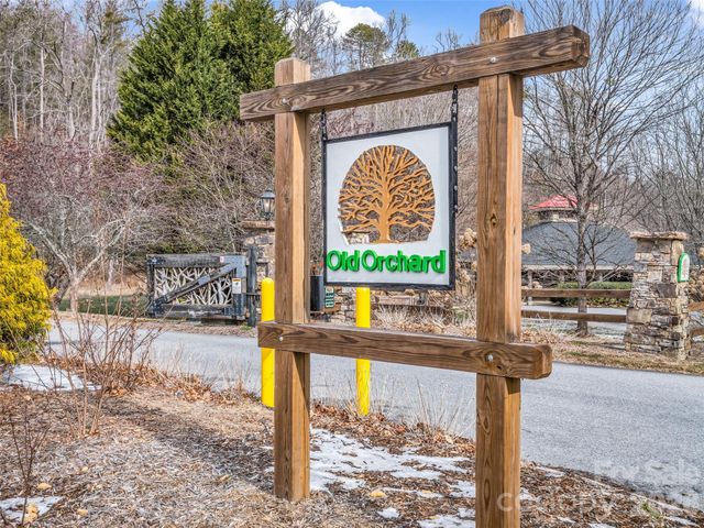 83 Sunny Morning Court, Hendersonville, NC 28792