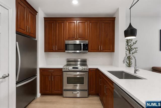 24 Ave At Port Imperial 205, West New York, NJ 07093