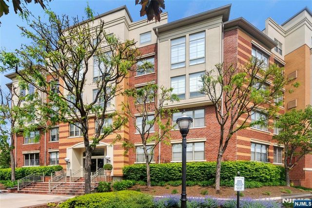 24 Ave At Port Imperial 205, West New York, NJ 07093