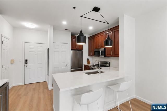 24 Ave At Port Imperial 205, West New York, NJ 07093
