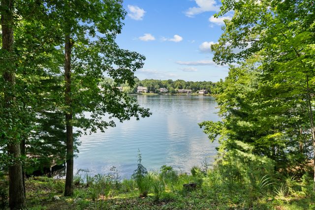 45 Markham Ter, Crossville, TN 38558
