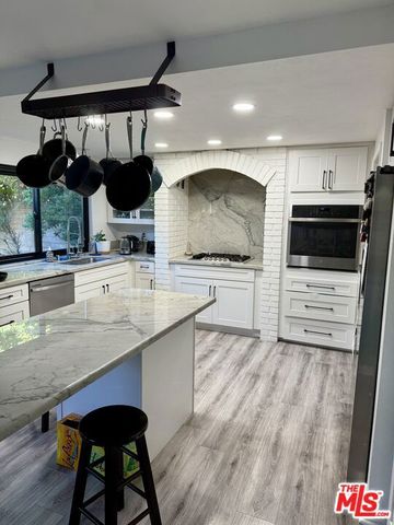 6479 Bradley Place, Los Angeles, CA 90056