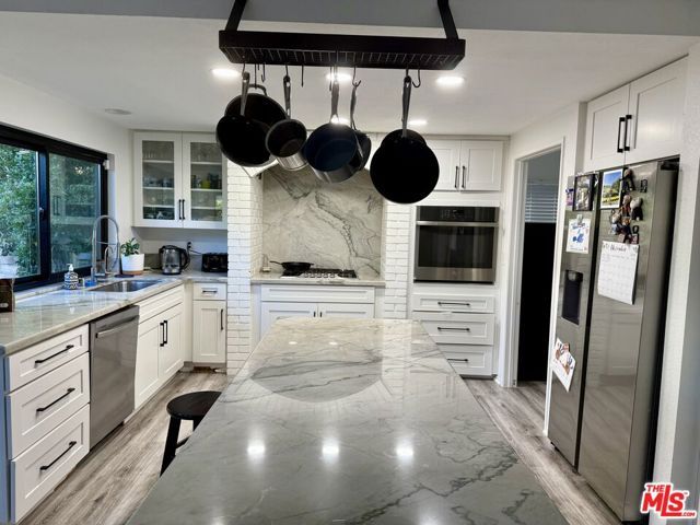 6479 Bradley Place, Los Angeles, CA 90056