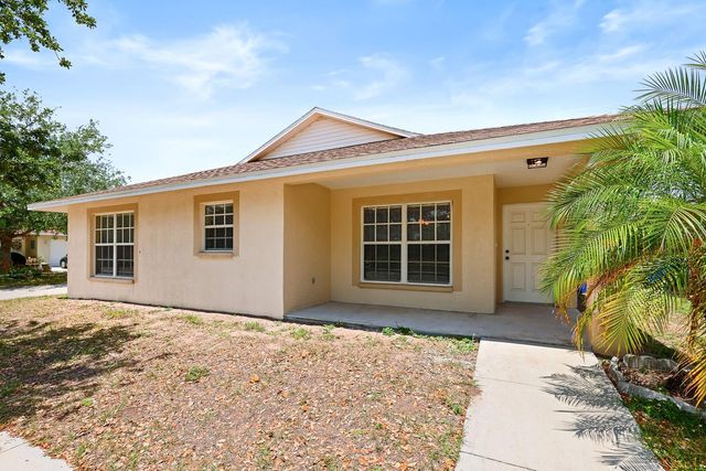 2106 PLEASANT VIEW AVENUE, Ruskin, FL 33570