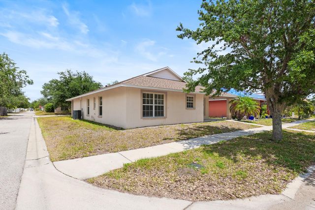 2106 PLEASANT VIEW AVENUE, Ruskin, FL 33570