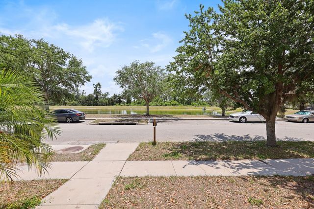 2106 PLEASANT VIEW AVENUE, Ruskin, FL 33570
