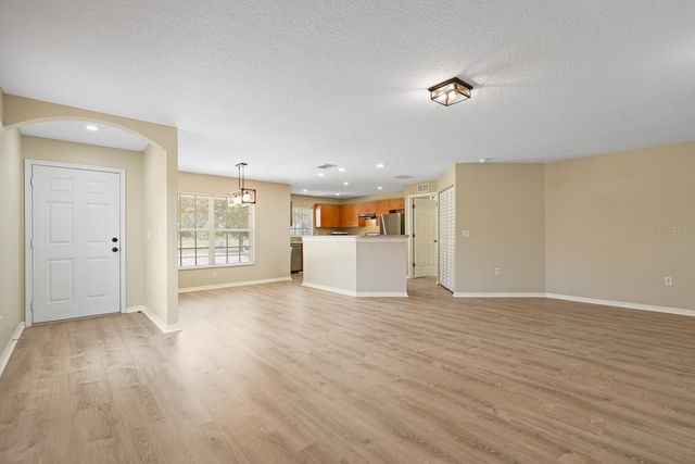 2106 PLEASANT VIEW AVENUE, Ruskin, FL 33570