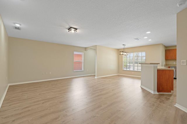 2106 PLEASANT VIEW AVENUE, Ruskin, FL 33570