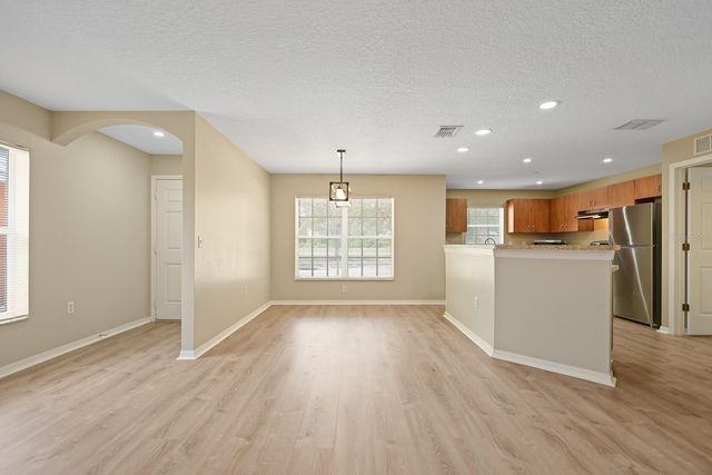 2106 PLEASANT VIEW AVENUE, Ruskin, FL 33570