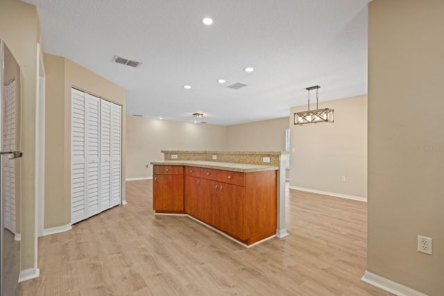 2106 PLEASANT VIEW AVENUE, Ruskin, FL 33570