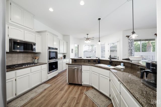 15553 Joseph Phelps Avenue, Bakersfield, CA 93314