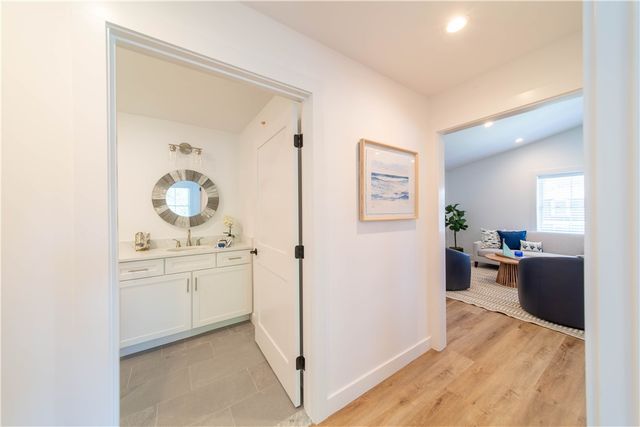 32 Exchange Street 100, East Greenwich, RI 02818