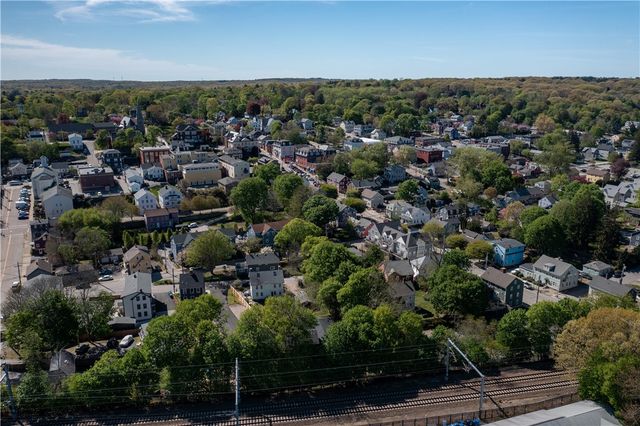 32 Exchange Street 100, East Greenwich, RI 02818