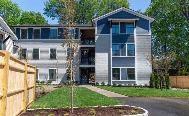 32 Exchange Street 100, East Greenwich, RI 02818