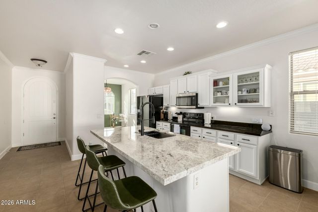 10768 W WOODLAND Avenue, Avondale, AZ 85323