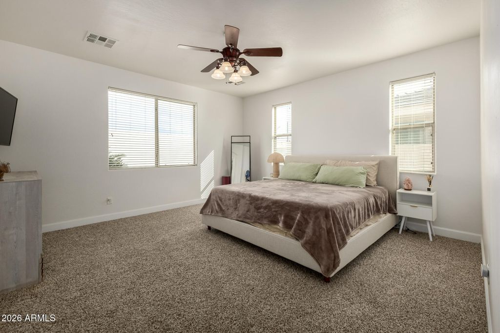 Image 12 of property listing at 10768 W WOODLAND Avenue, Avondale, AZ 85323