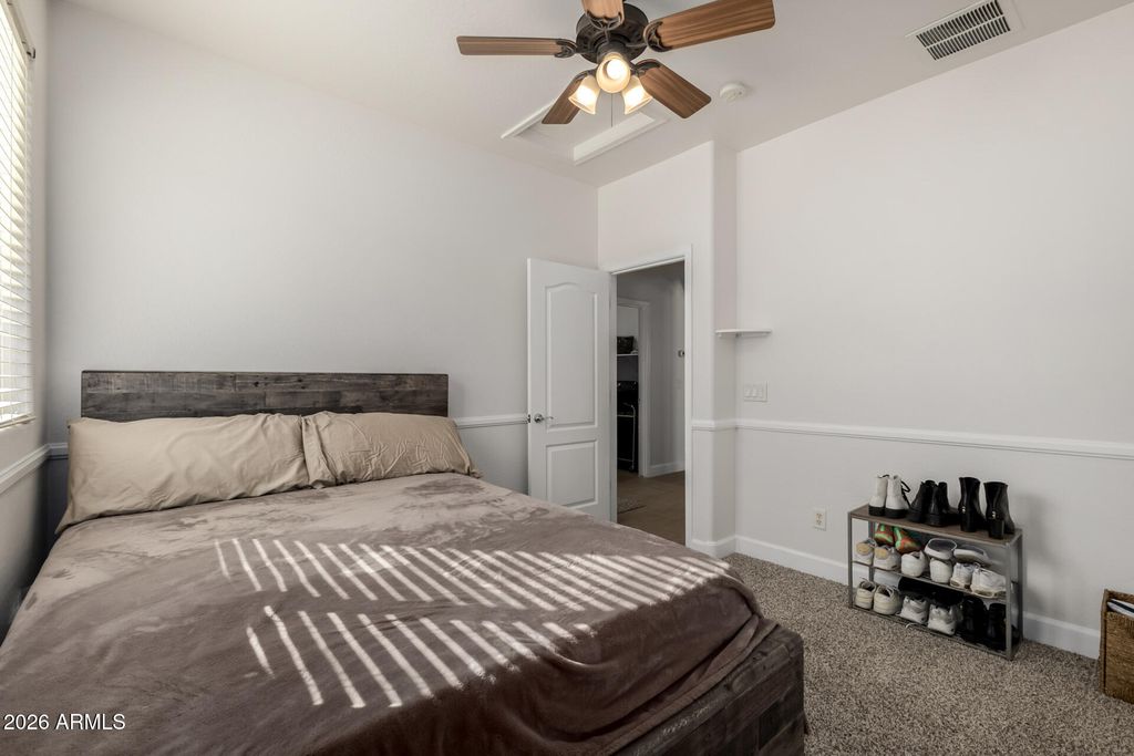 Image 17 of property listing at 10768 W WOODLAND Avenue, Avondale, AZ 85323