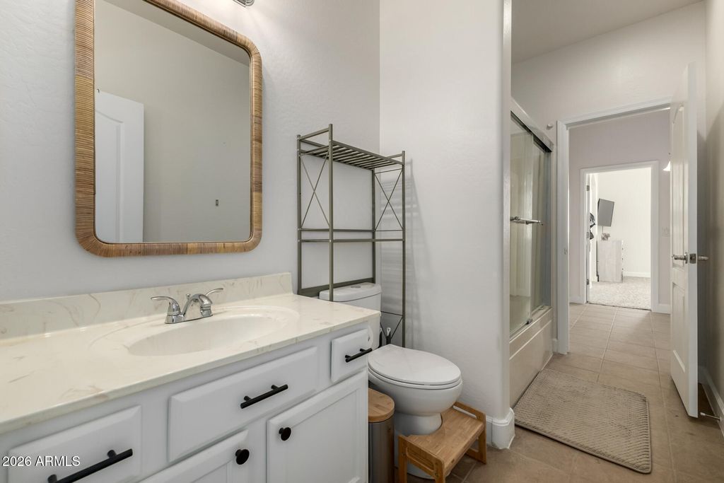 Image 19 of property listing at 10768 W WOODLAND Avenue, Avondale, AZ 85323