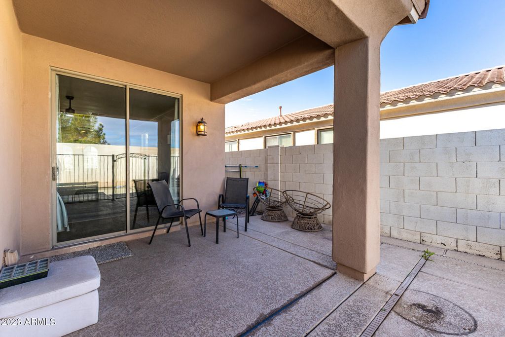 Image 20 of property listing at 10768 W WOODLAND Avenue, Avondale, AZ 85323