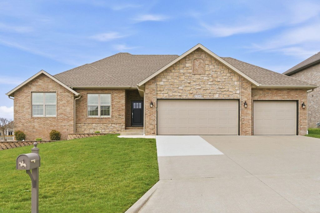 2360 N Citation Avenue, Springfield, MO 65802