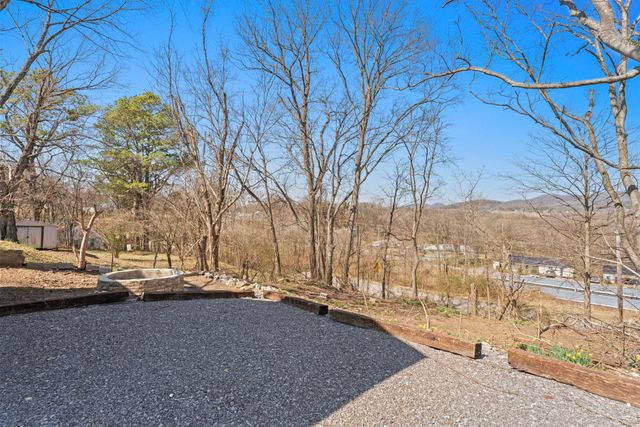 126 Foxall St, Hartsville, TN 37074