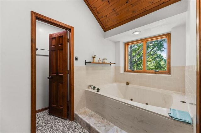 8426 Woodson Place, Raytown, MO 64138