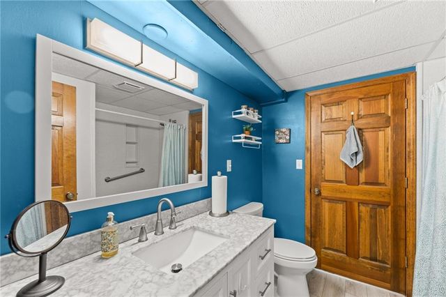 8426 Woodson Place, Raytown, MO 64138