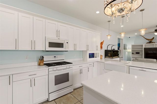 13334 COUNTRY CLUB DRIVE, Tavares, FL 32778