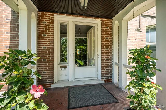 6179 Kingsbury Avenue, St Louis, MO 63112