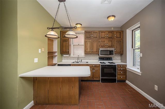 6179 Kingsbury Avenue, St Louis, MO 63112
