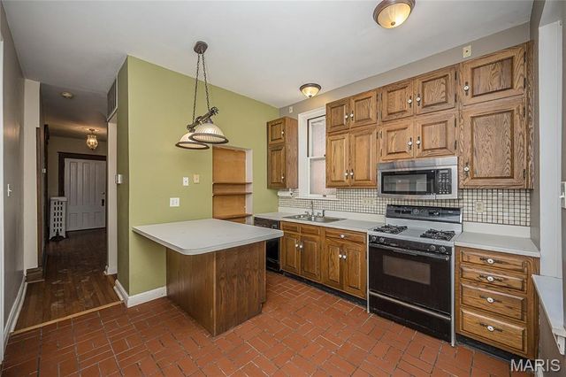 6179 Kingsbury Avenue, St Louis, MO 63112