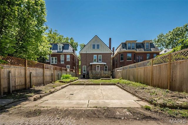 6179 Kingsbury Avenue, St Louis, MO 63112
