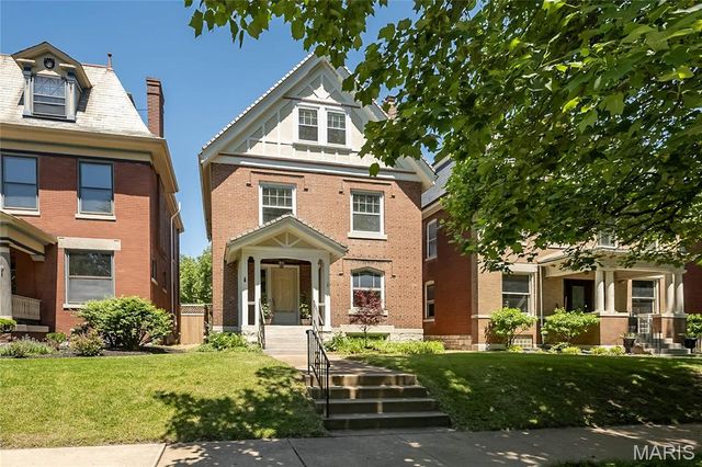 6179 Kingsbury Avenue, St Louis, MO 63112