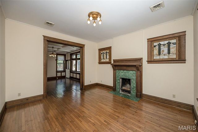 6179 Kingsbury Avenue, St Louis, MO 63112