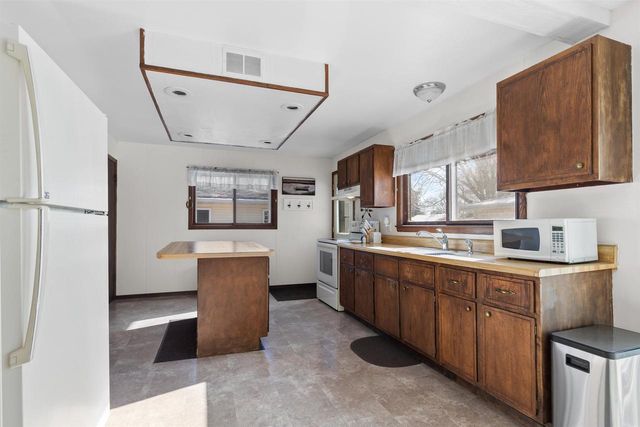 1201 W HAWES AVENUE, Appleton, WI 54914