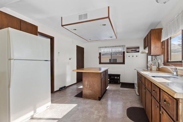 1201 W HAWES AVENUE, Appleton, WI 54914