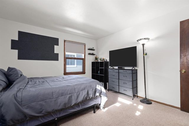 1201 W HAWES AVENUE, Appleton, WI 54914